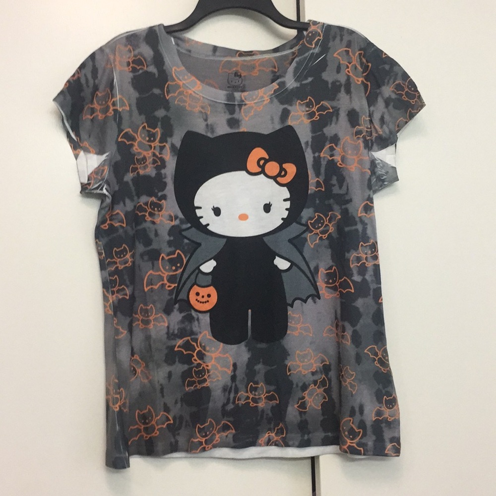 Adorable Hello Kitty Halloween t-shirt